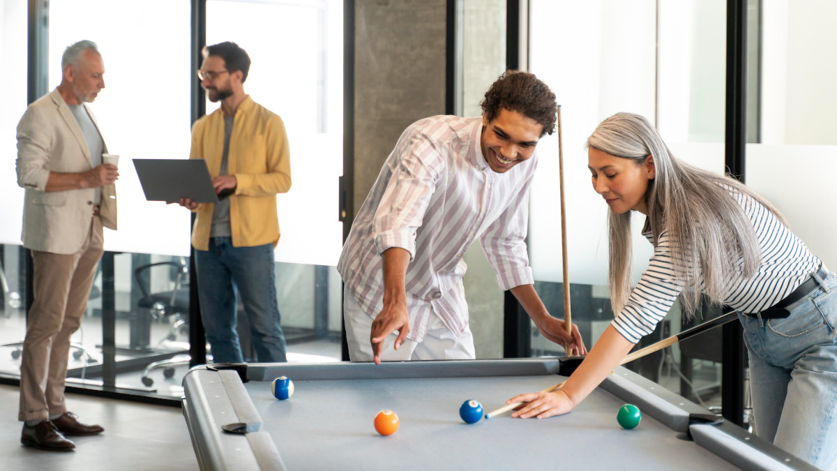 7 Reasons to Add a Pool Table in Your Office Space